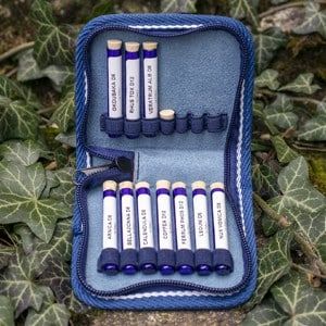 Taschenapotheke Jeans blaue Röhrchen